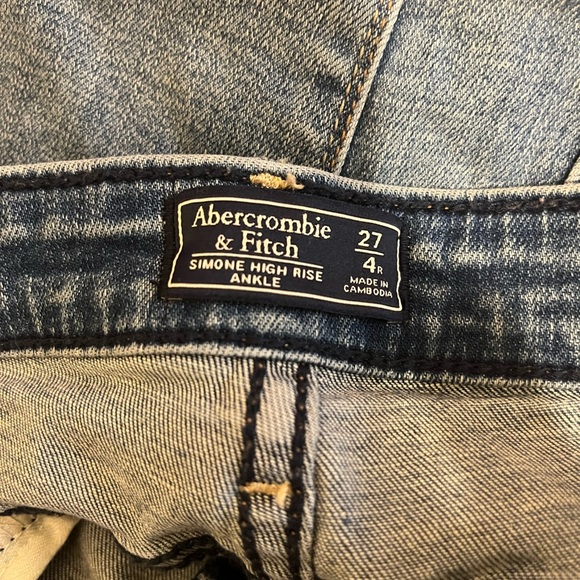 Simone high rise ankle jeans by Abercrombie & Fitch - Picture 2 of 2